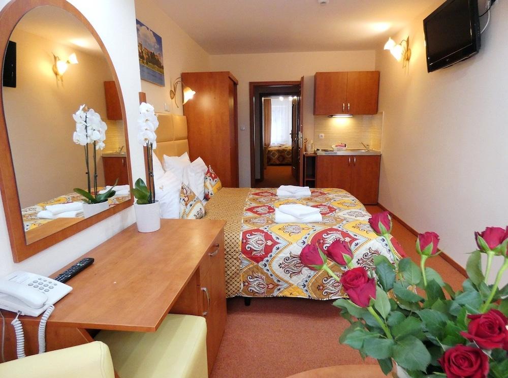 Aparthotel Adler クラクフ エクステリア 写真