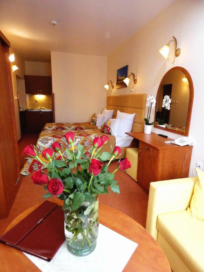 Aparthotel Adler クラクフ エクステリア 写真