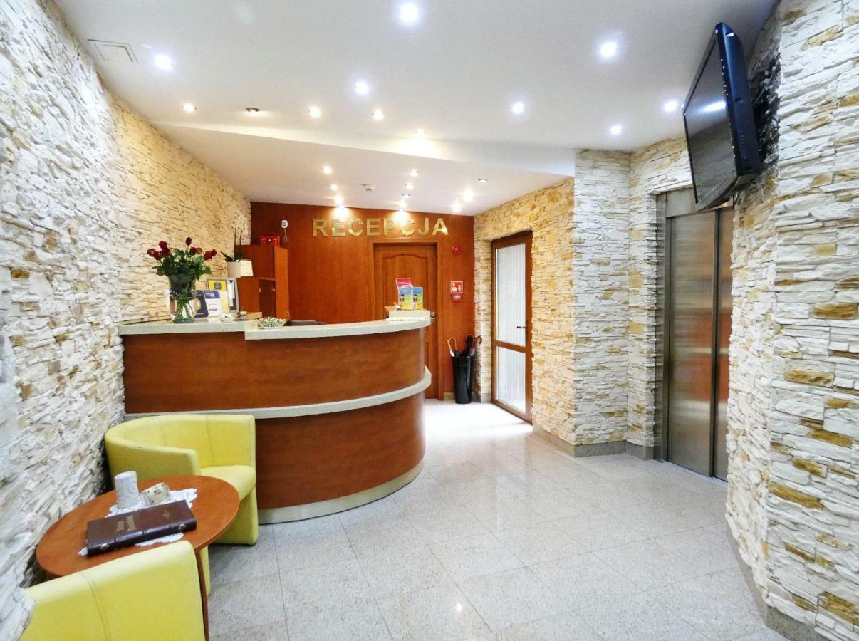 Aparthotel Adler クラクフ エクステリア 写真
